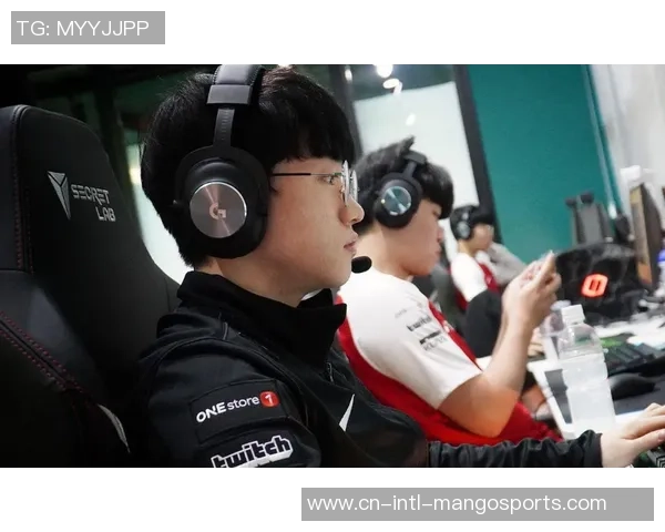 Faker留言呼唤小花生,LOL2是归期?左手成LPL吸金石,身价不降反升 Faker留言呼唤小花生,LOL2是归期?左手成LPL吸金石,身价不降反升